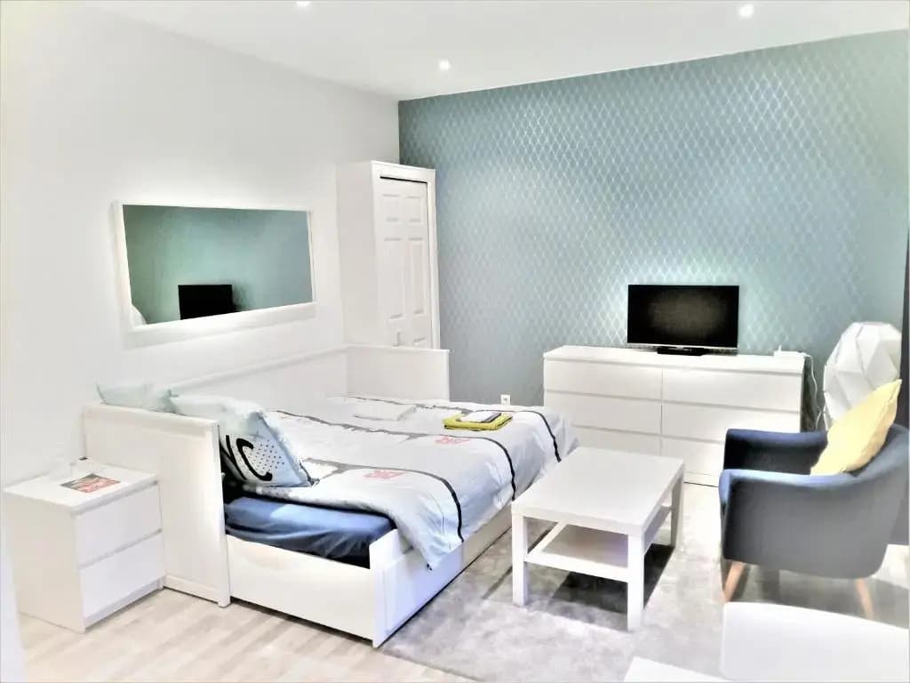 Appartement Proche Centre Ville, Gare Et Autoroute - Photo 2