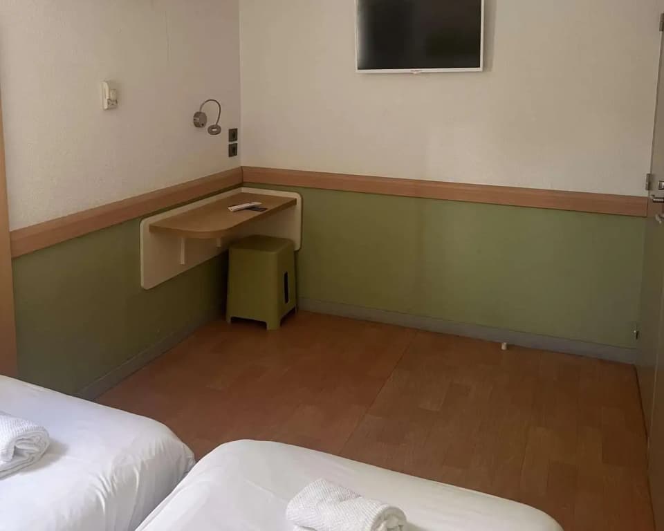 Sure Hotel by Best Western Nimes Est - Miniature 7