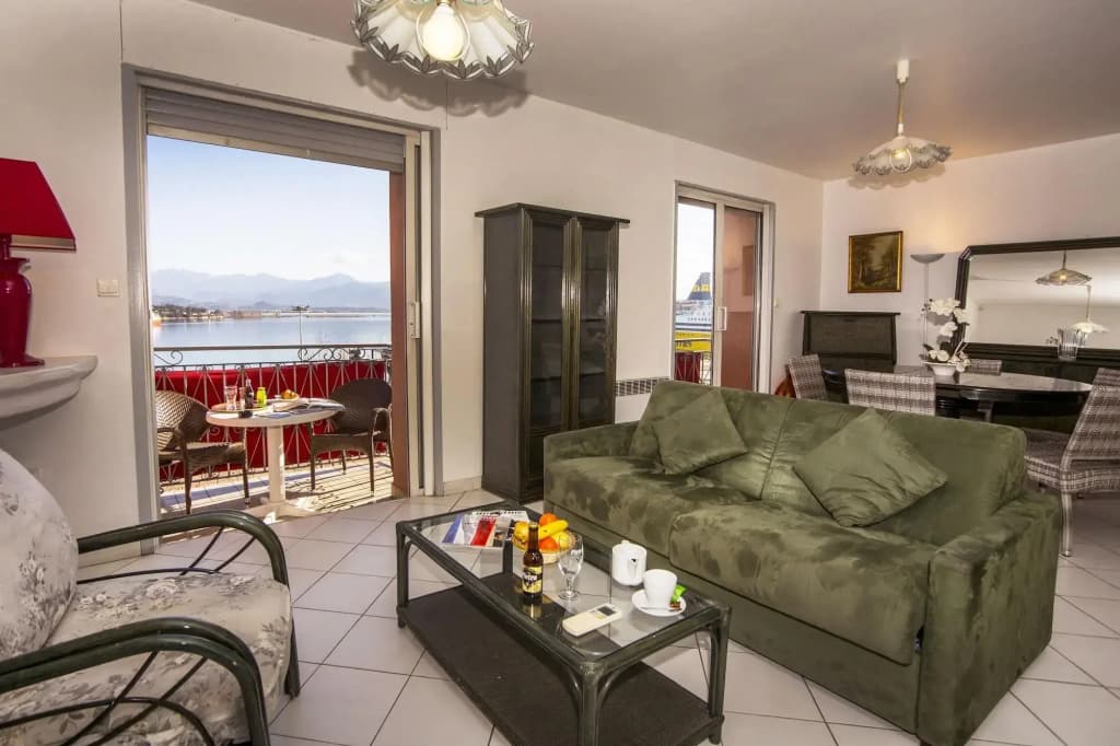 Le Dauphin Hotel - Miniature 8