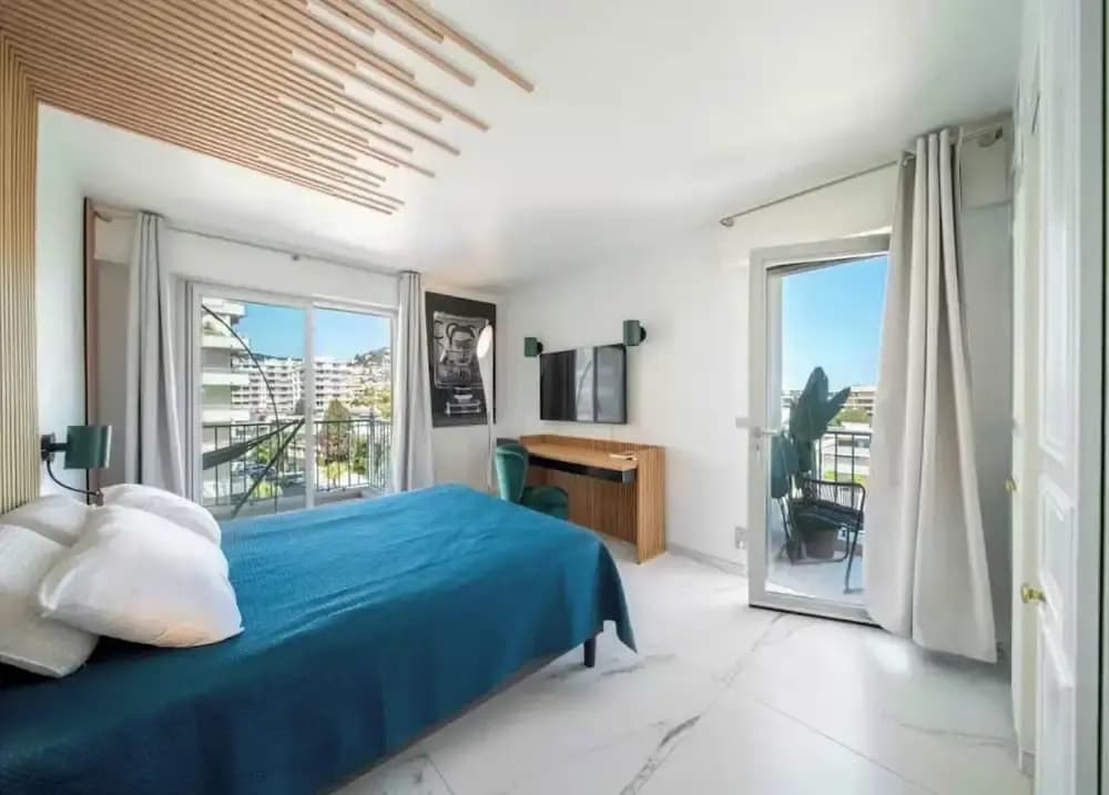 Modern Apartment - 3br- 6P - Palm Beah - Photo 2