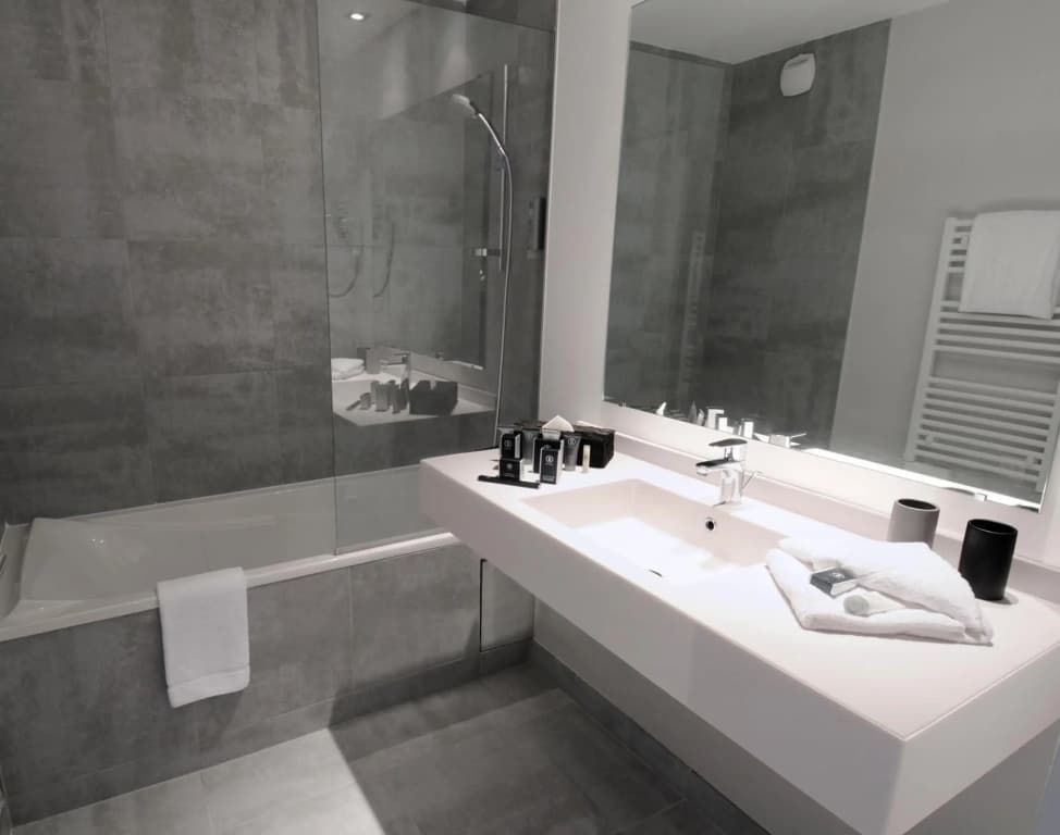 Best Western Plus Hôtel & Spa de Chassieu - Miniature 8