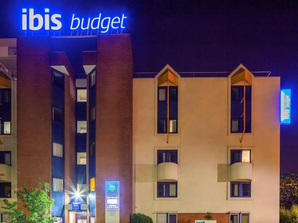 ibis Budget Marne-la-Vallée Noisy-le-Grand - Photo 1