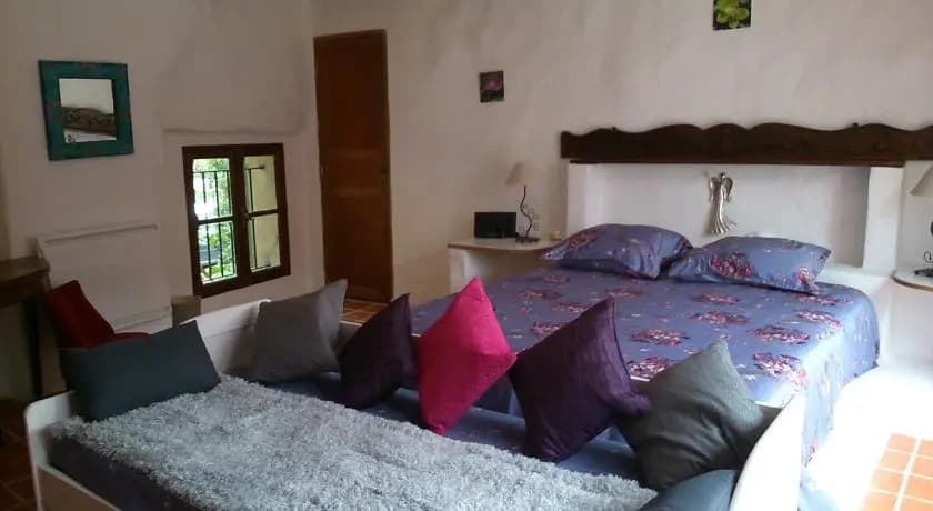 EMMA Guesthouse - Miniature 7