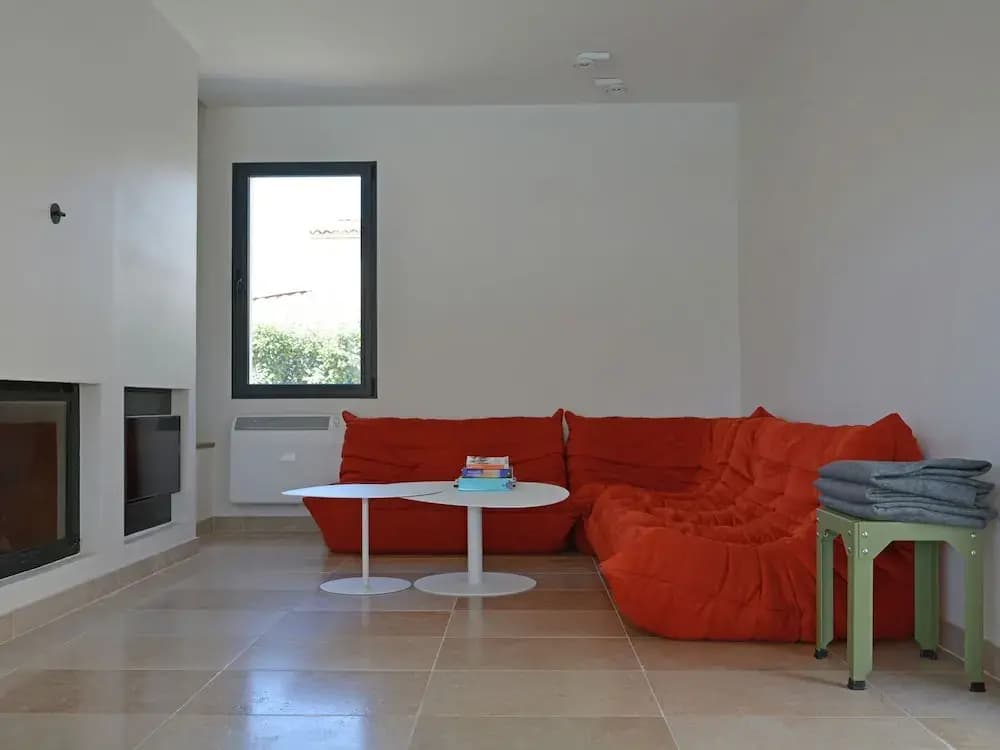 Villa in Malaucene Near Mont Ventoux - Photo 4