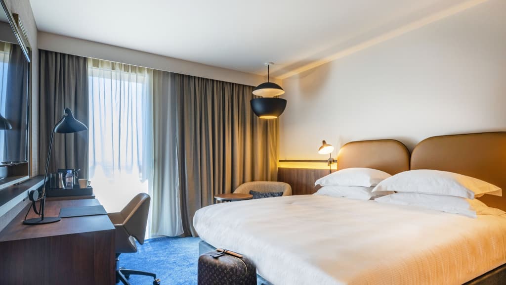Crowne Plaza Nice Grand Arenas by IHG - Photo 3