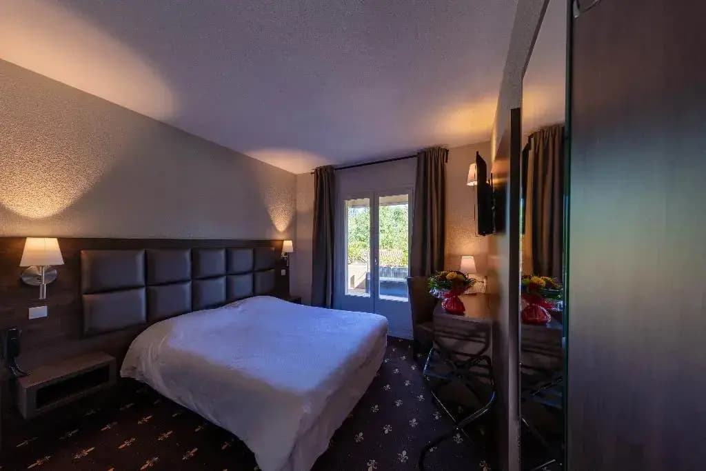 Logis Hotel Noemys Morgon - Miniature 6