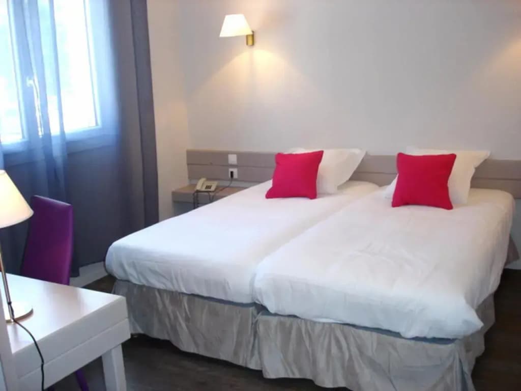 Hotel du Lac - Photo 3