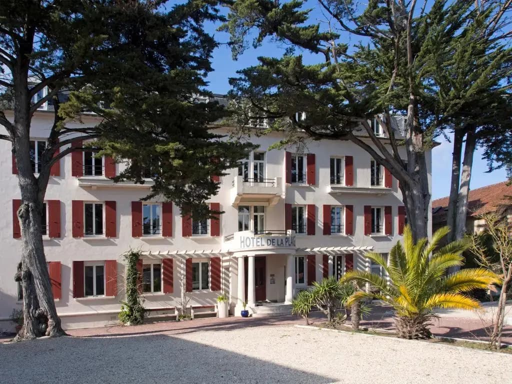 Hotel The Originals de la Plage Marennes Oleron - Photo 1