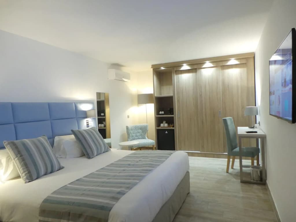 Isulella Hotel & restaurant - Photo 2