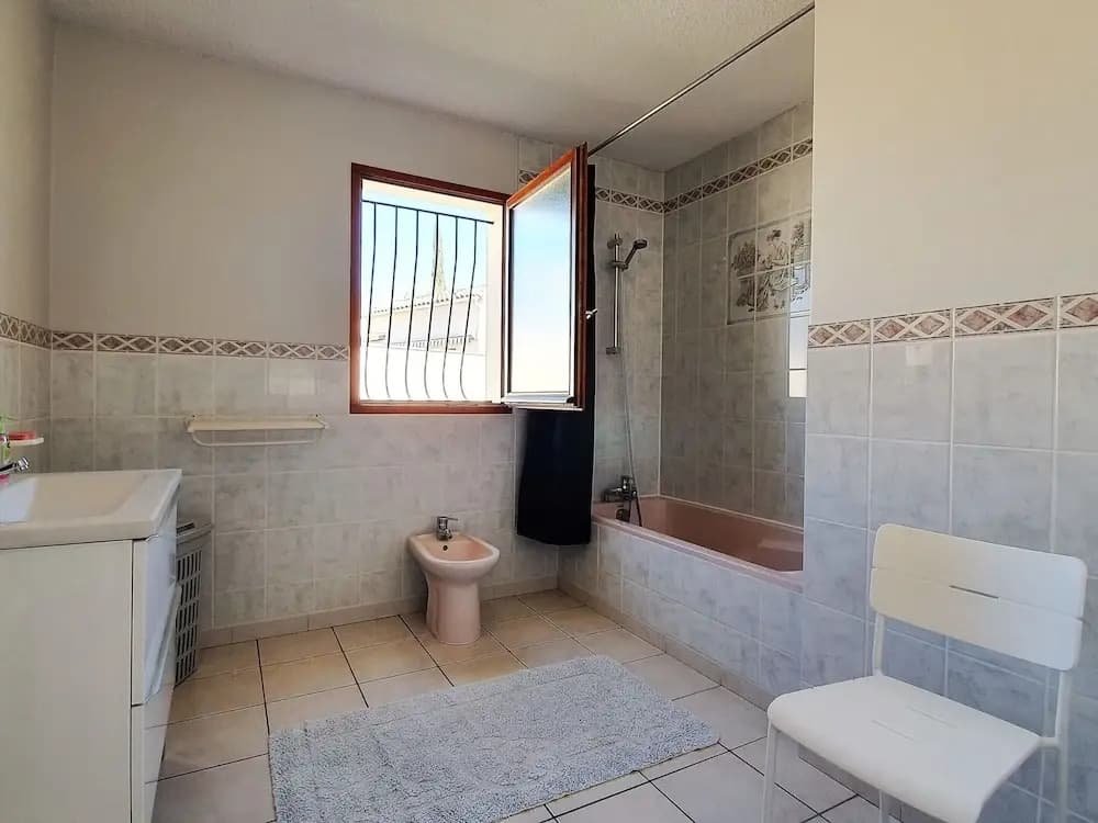 Pretty Villa With Above Ground Pool - Miniature 8