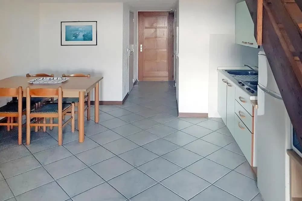 Spacious Corsica Stay for 8 Near Beach - Miniature 7
