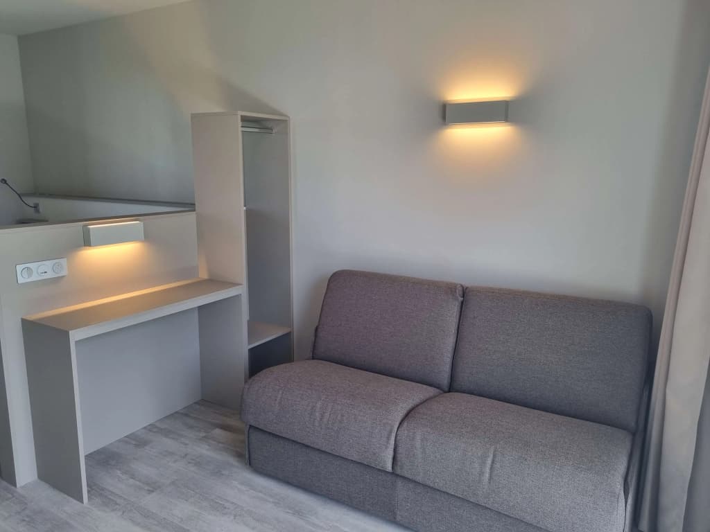 Kyriad Angoulême Nord Champniers - Hôtel & Résidence - Photo 2