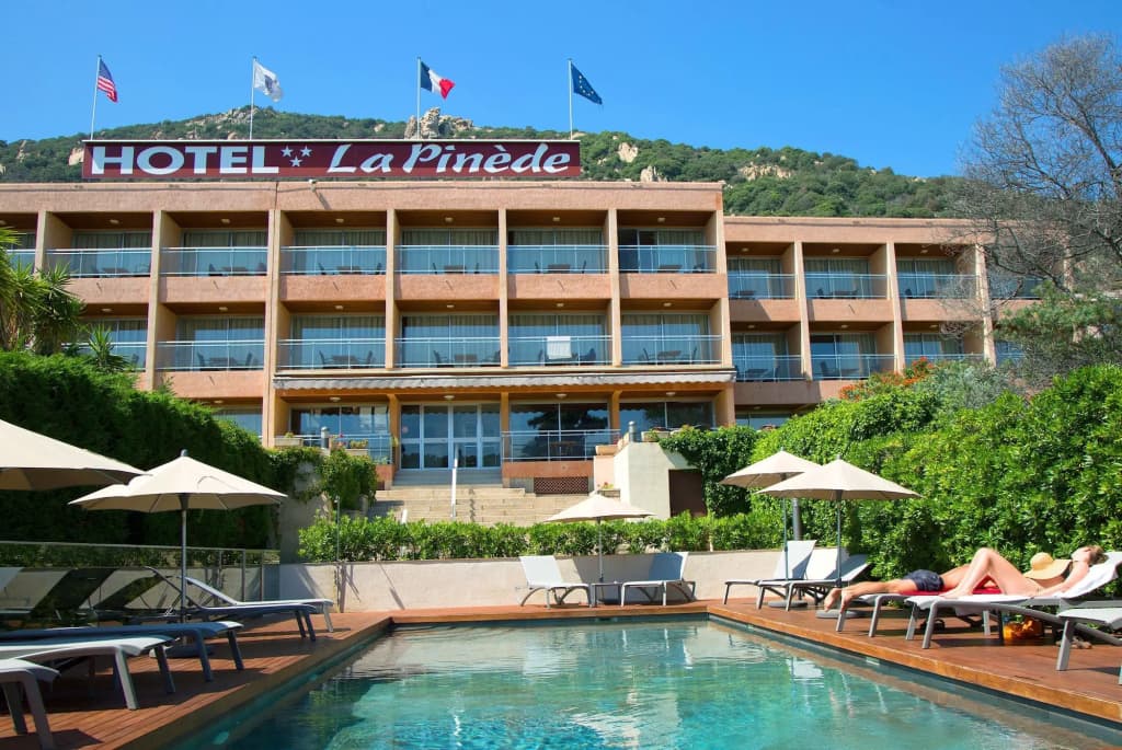 Hôtel La Pinède - Miniature 8