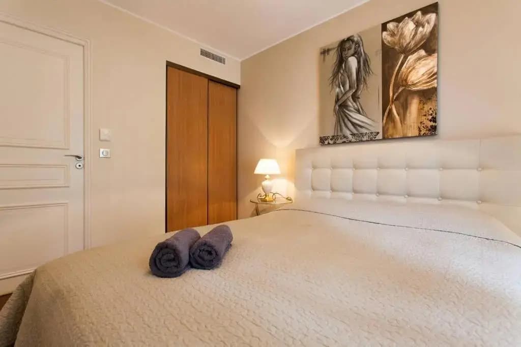 Carlton Riviera Apartment - Photo 3