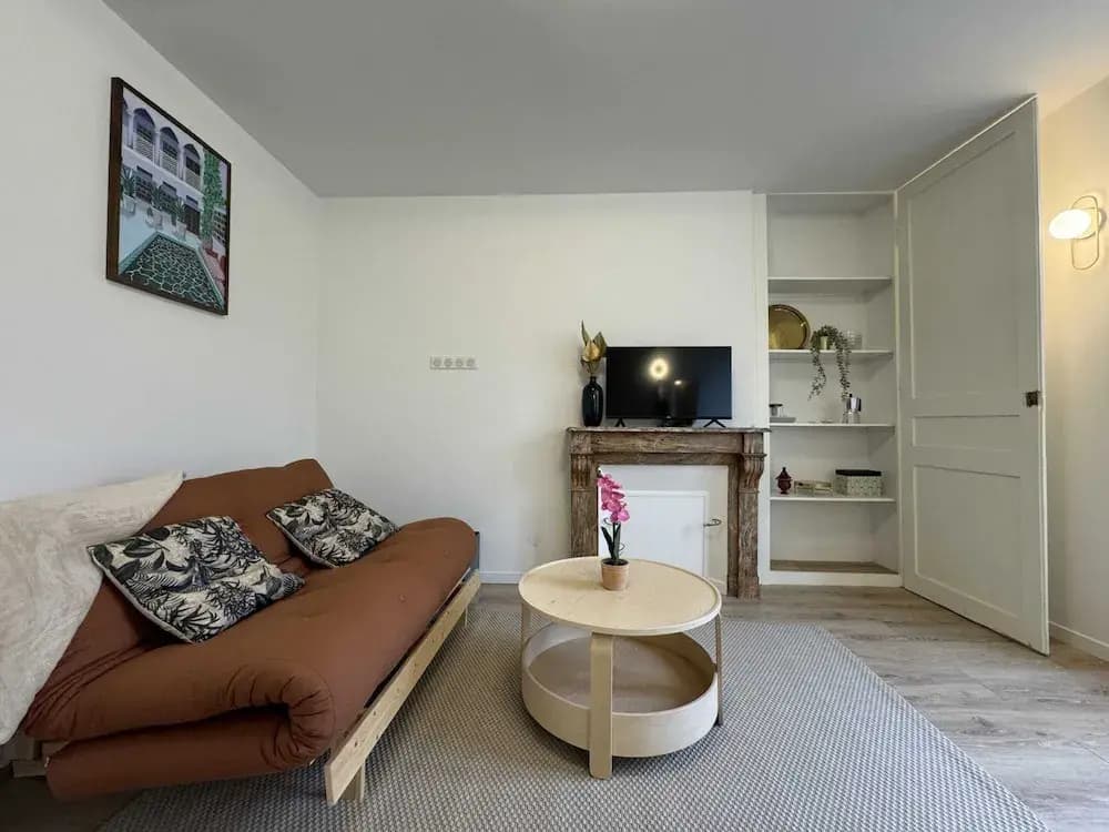 Stylish Stay in Central Le Mans - Miniature 8