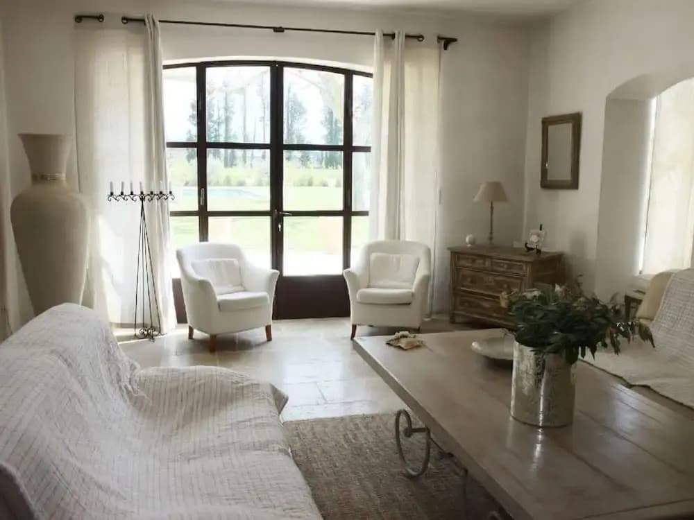 Bastide de Charme Private Pool in Heart of Luberon - Photo 2
