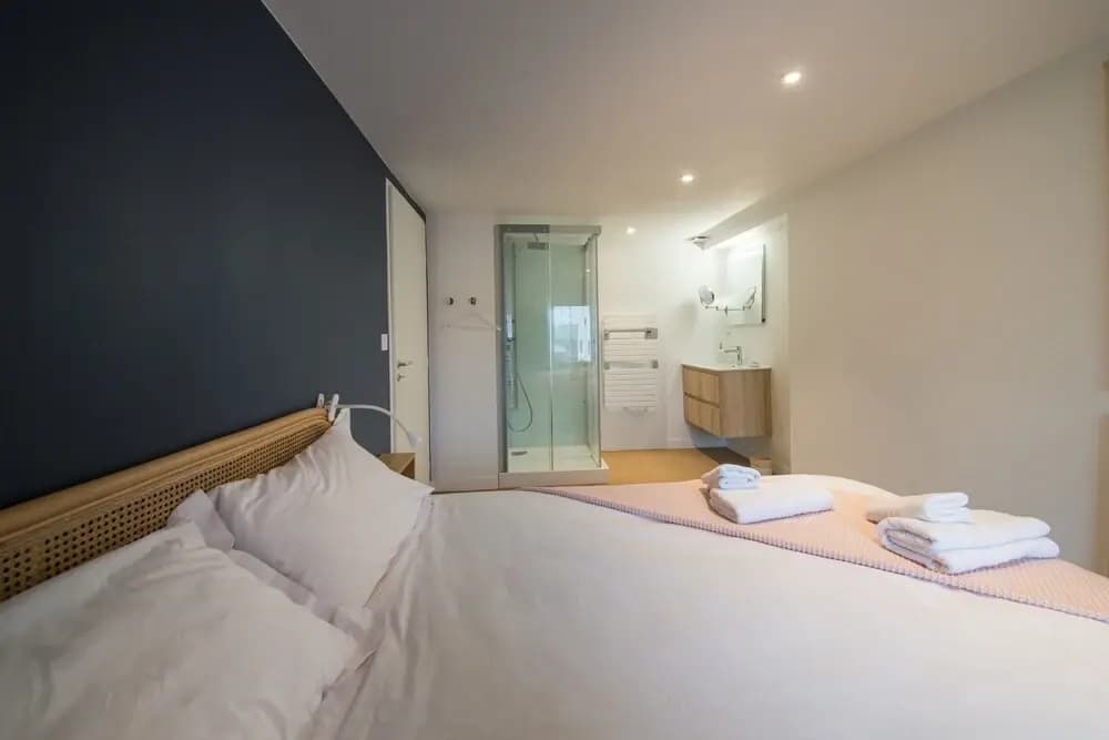 House in Lanildut Near Waterfront & Beaches - Photo 2