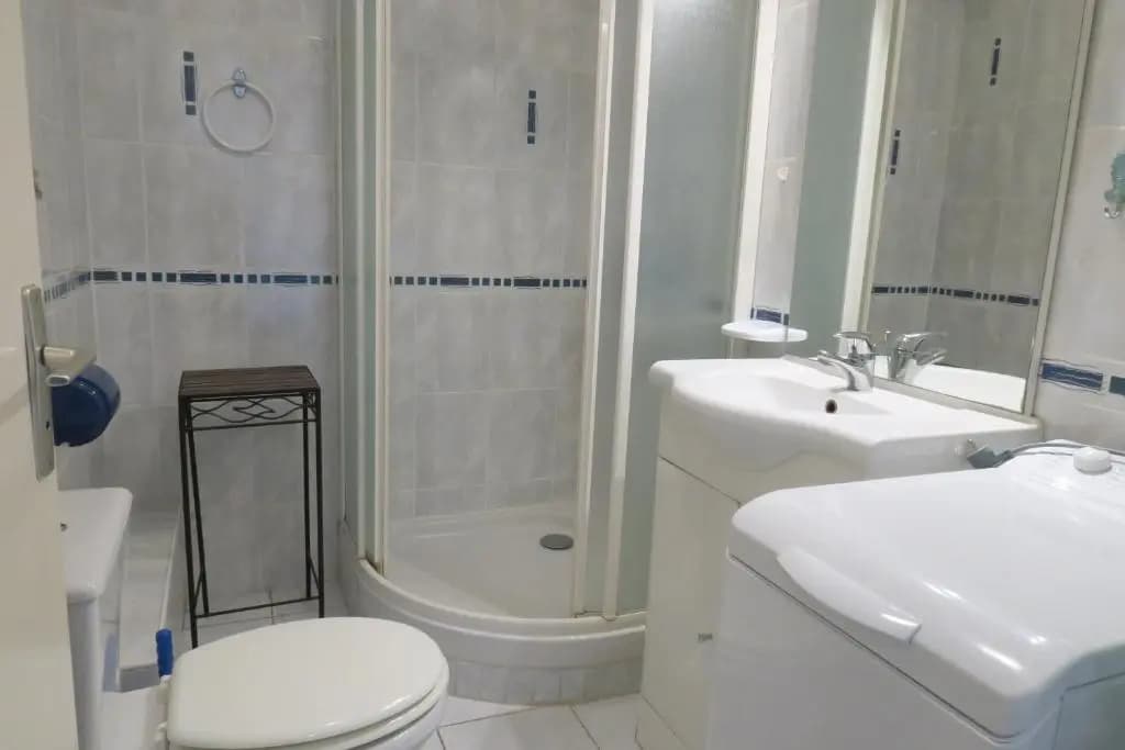 Appartement avec balcon à 20m de la plage de Trestraou à PERROS-GUIREC Ref 853 - Photo 5