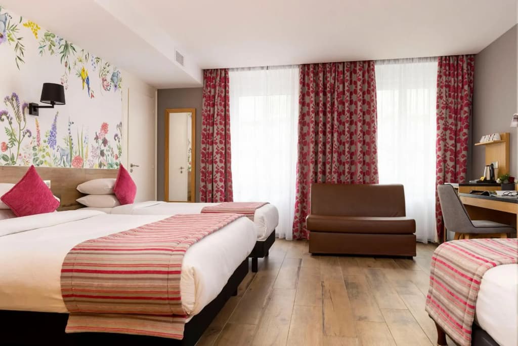 Hotel Bristol - Photo 4
