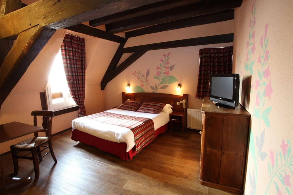 Hotel De La Couronne - Photo 4