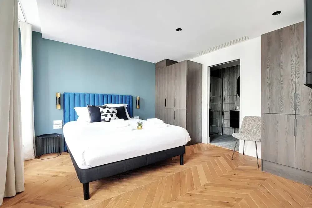 Apartment for 8 People in Madeleine - Miniature 6