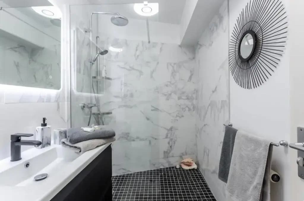 Beautiful Modern Fully Furnished Studio - Miniature 7