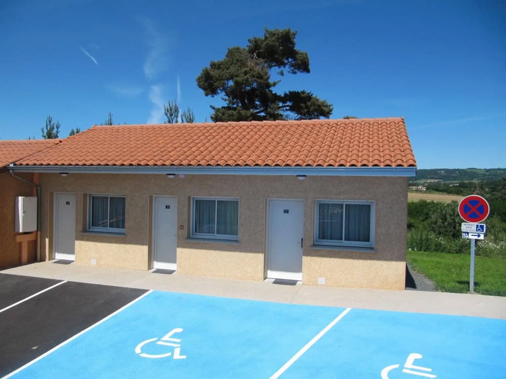 Hôtel Cantal Cottages - Miniature 8
