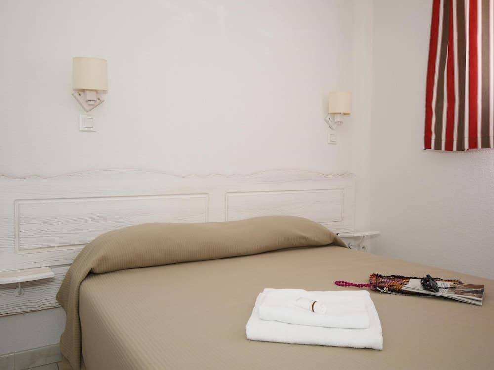 Cozy Apartment With Terrace - Photo 3