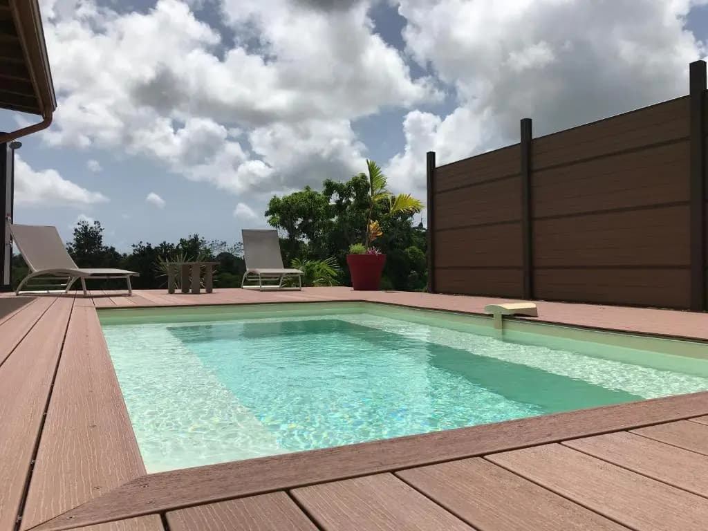 Villa neuve de standing en bois avec piscine - Photo 1