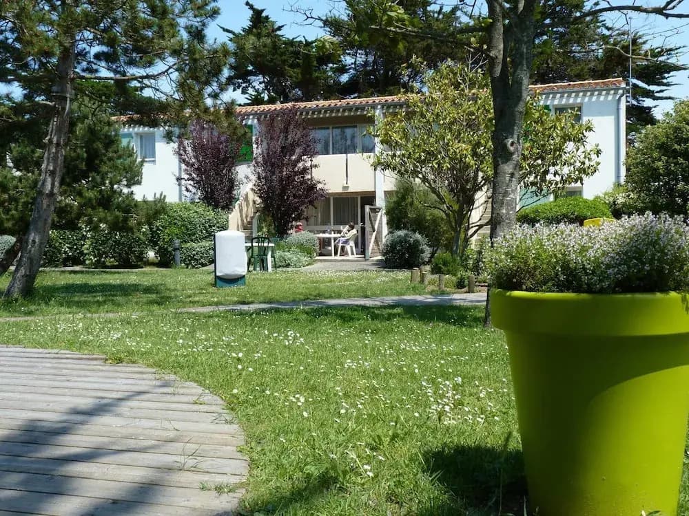 Apartment in Ars-en-re Near Bird Sanctuary - Miniature 6