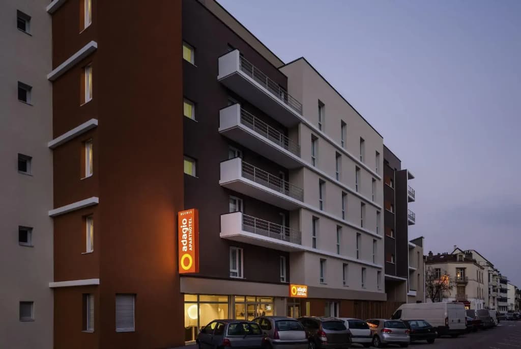 Aparthotel Adagio Access Dijon République - Photo 1