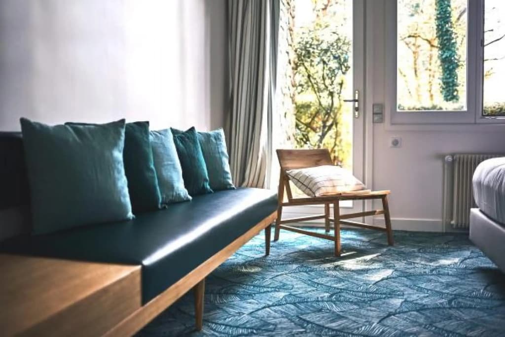 Le Manoir Hotel - Photo 2