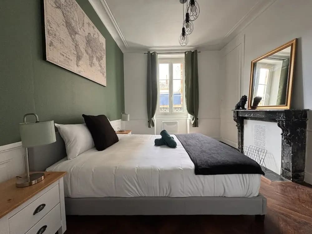 Refined Apartment With Courtyard in La Mans - Photo 3