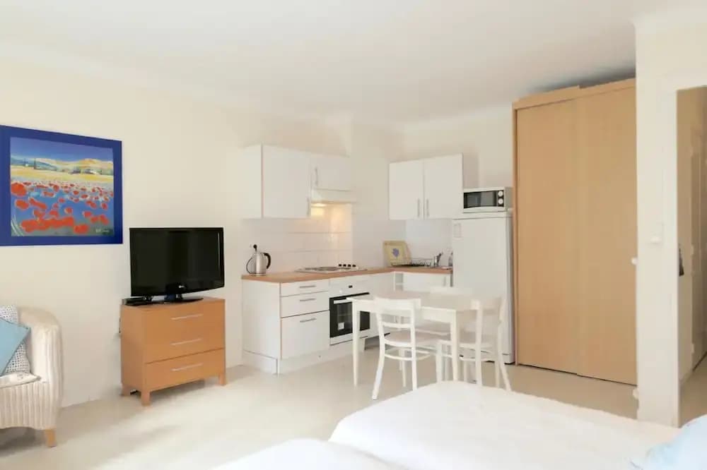 Large Studio apt for 2 With Balcony Walking Distance Croisette - 1977 - Photo 1