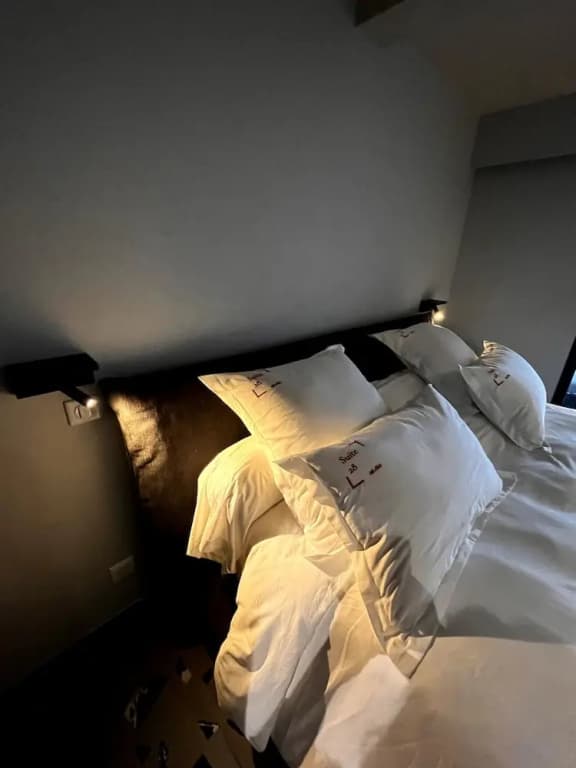 Suite 28 - Photo 2