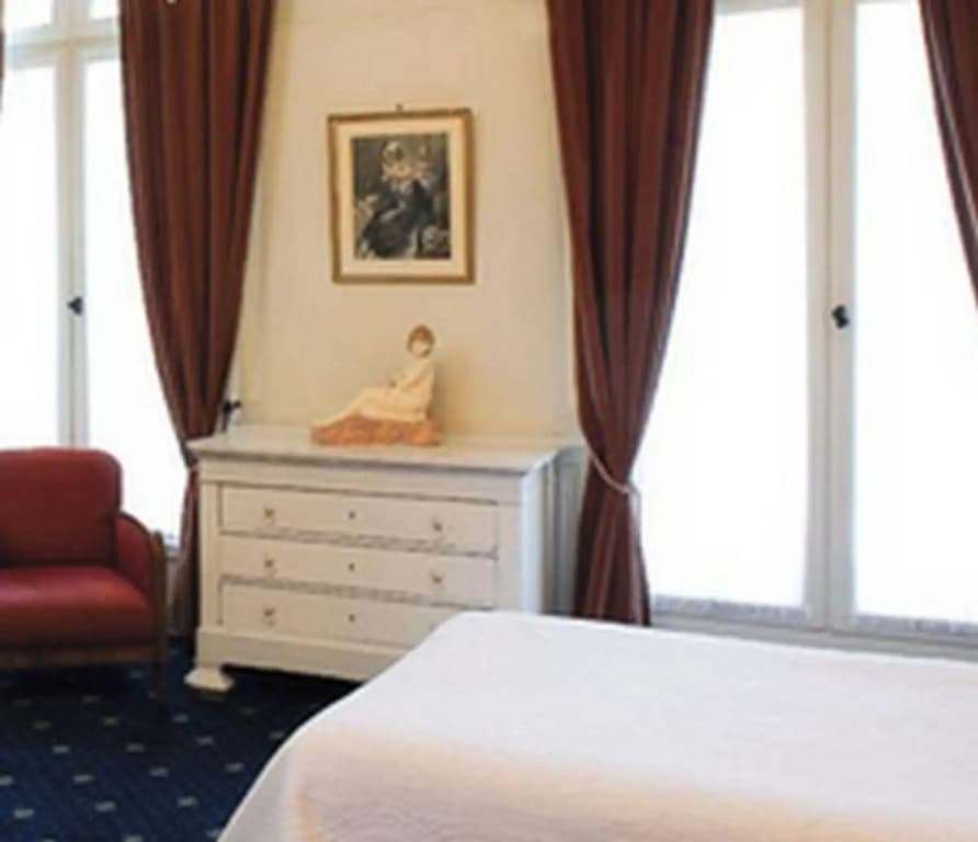 Hôtel Trianon et de La Plage - Miniature 6