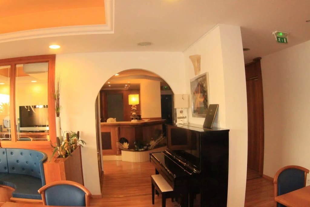 Hôtel Le Neptune - Photo 1