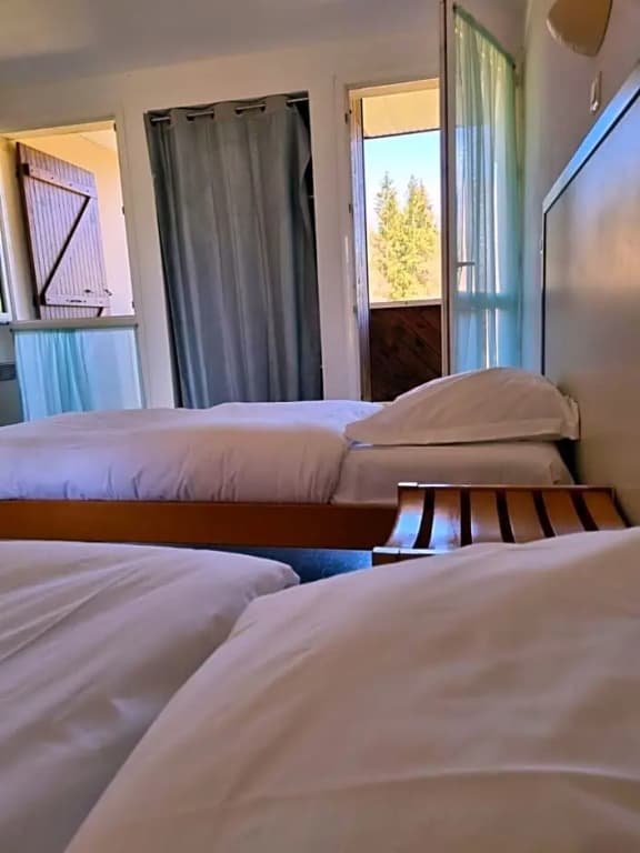 Hotel Eden Lake - Photo 5