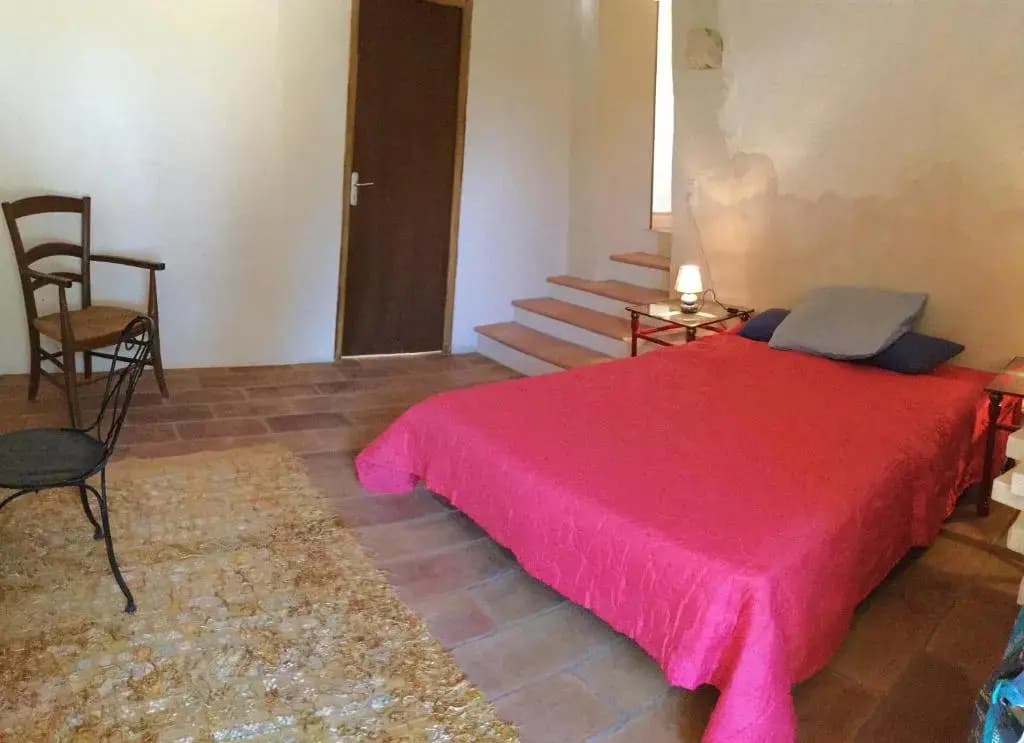 Ferme provençale traditionnelle avec piscine privée, dans un site naturel exceptionnel en campagne de Maussane les Alpille...