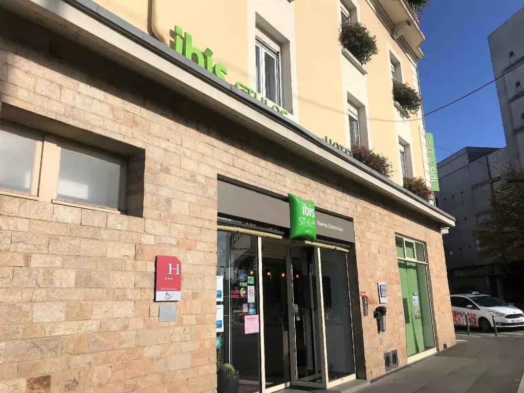 ibis Styles Rennes Centre Gare Nord - Photo 1