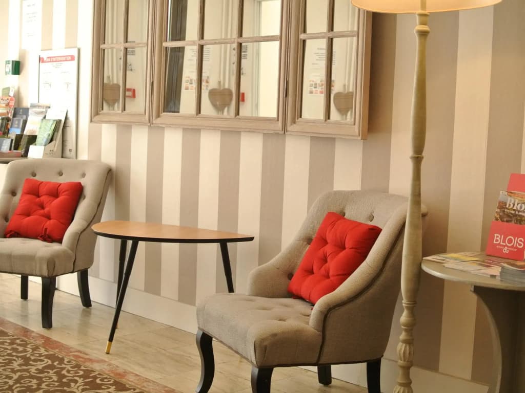 Logis Hotel Louise De Savoie - Photo 1