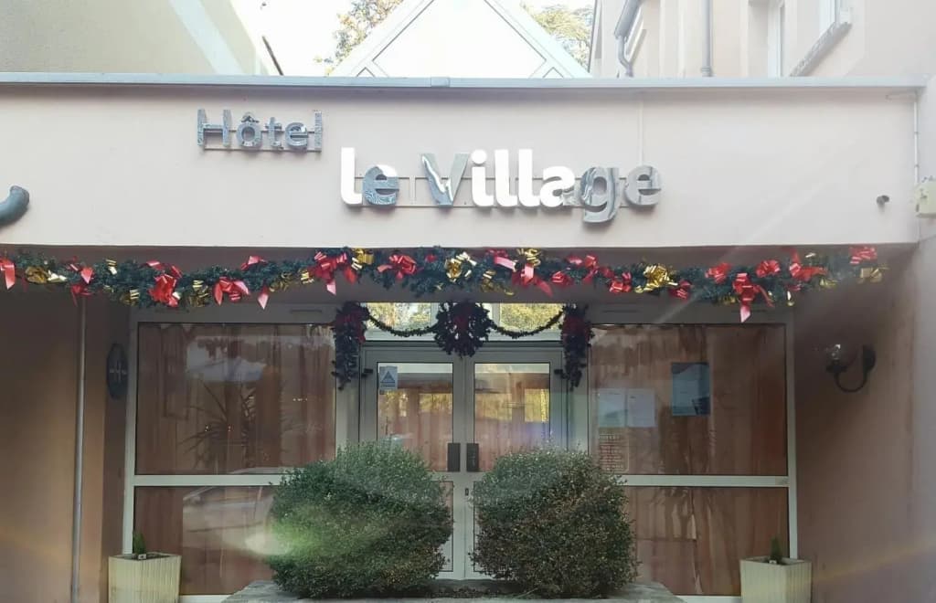 Hôtel Le Village - Photo 1