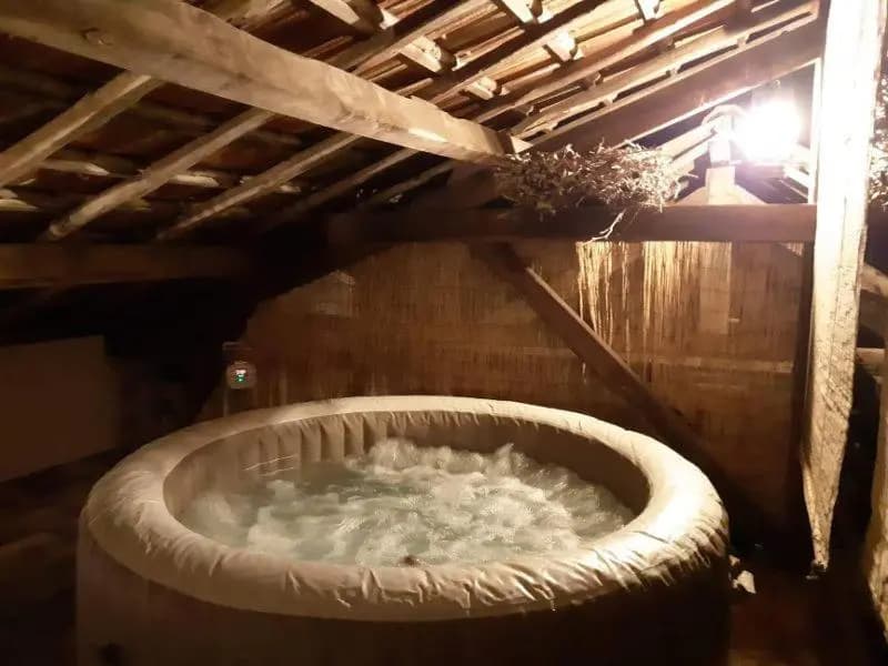 Gîte, jacuzzi & vin au grenier de Madiran - Photo 3