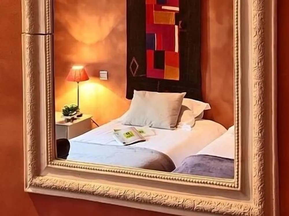 Hôtel les Glycines - Photo 3