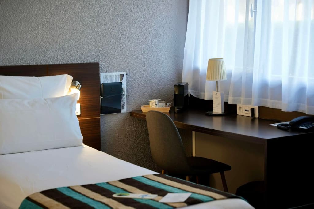 Sure Hotel by Best Western Biarritz Aeroport - Miniature 6