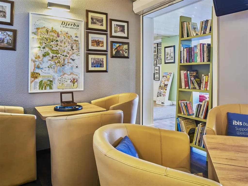 ibis budget Santeny - Photo 2