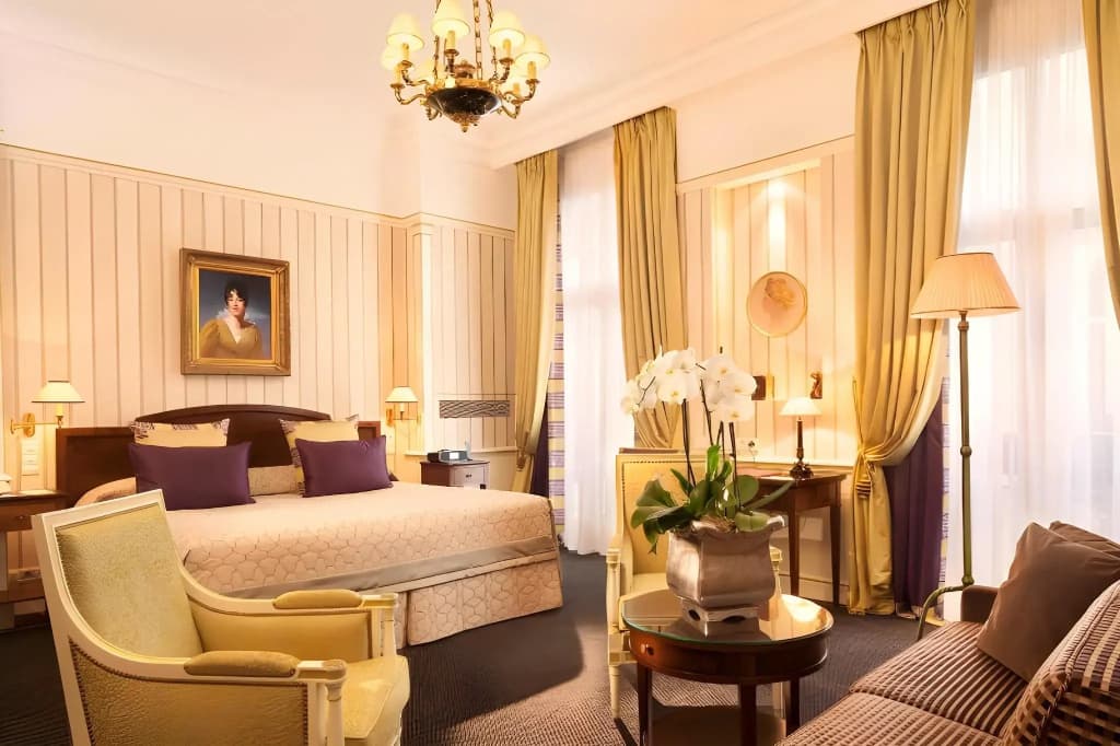Napoleon Hotel - Miniature 8