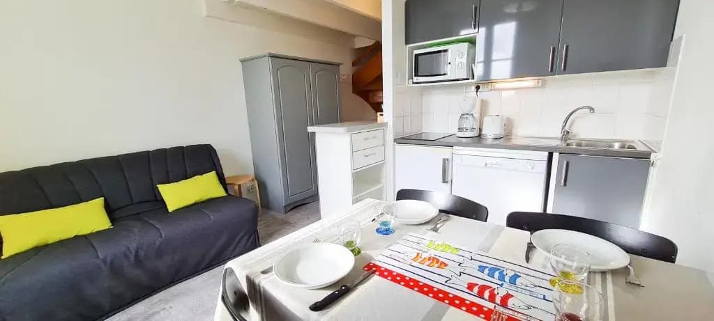 Appartement dans résidence avec piscine - Miniature 6
