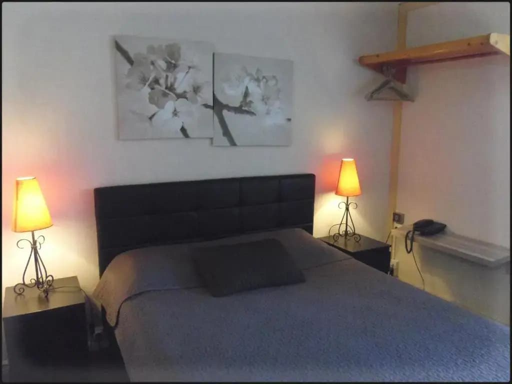Aix Hotel - Photo 2