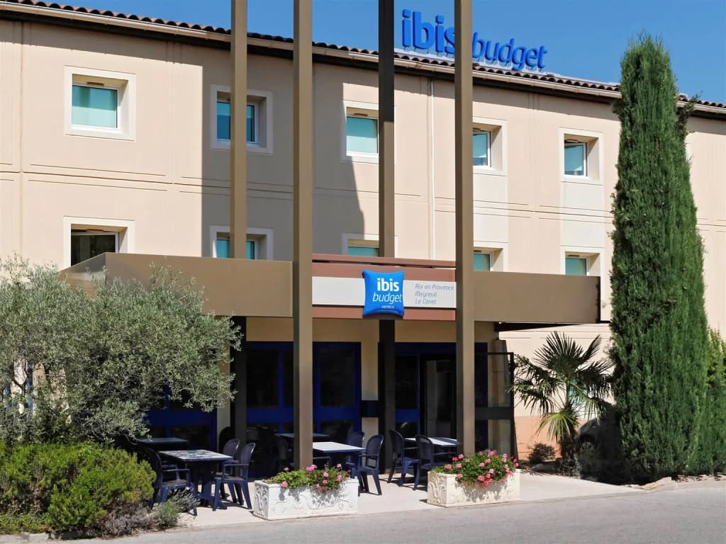 ibis Budget Aix Le Canet - Photo 1